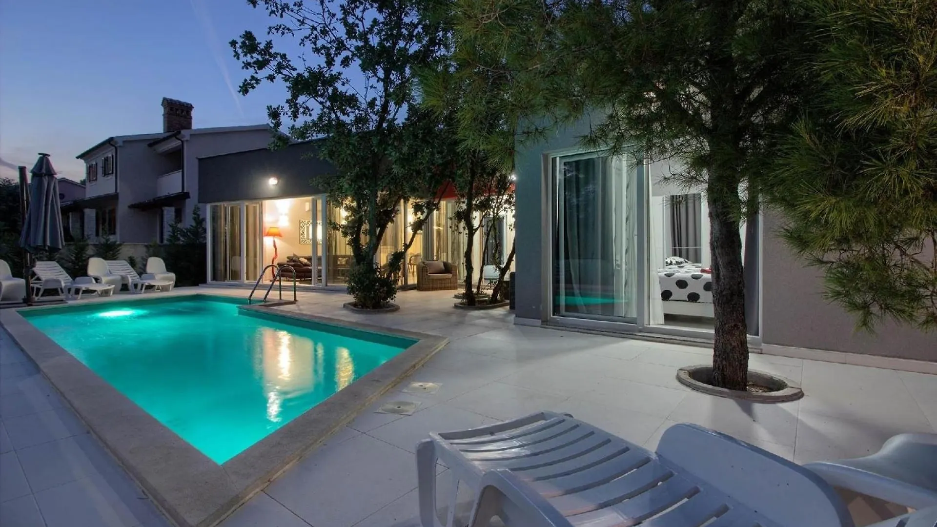 Ferienhaus Mit Privatpool Fuer 10 Personen Ca 150 Qm In Medulin, Istrien Suedkueste Von Istrien Holiday home Medulin
